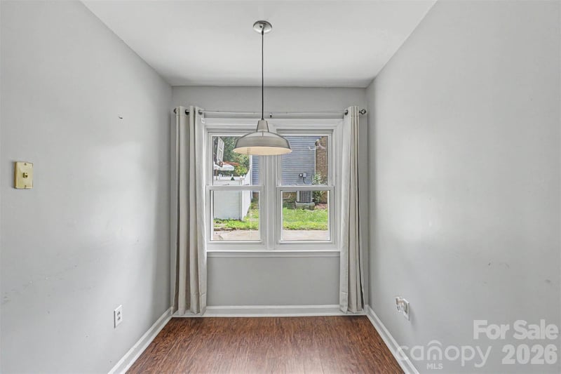 320 Sunnywood Ln, Charlotte, NC 28270