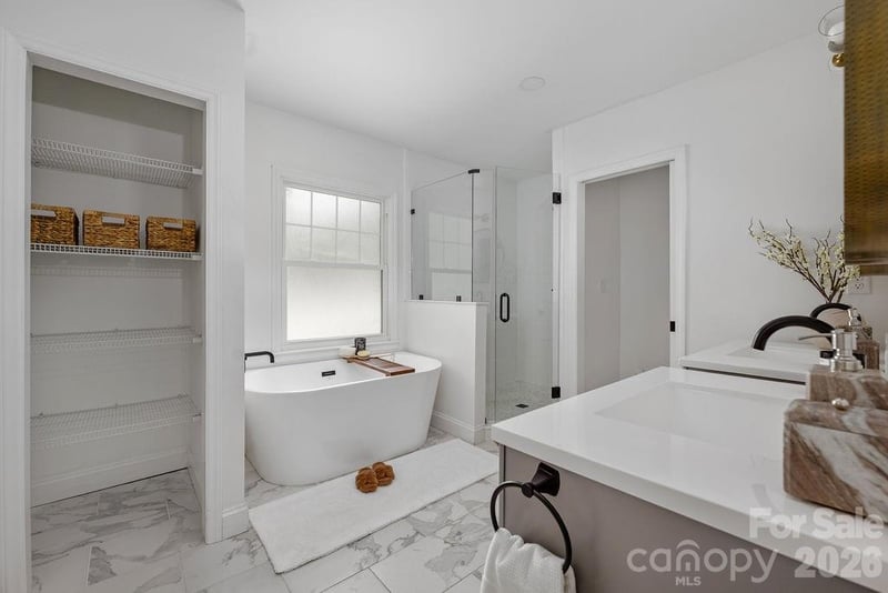 6614 Old Providence Rd, Charlotte, NC 28226