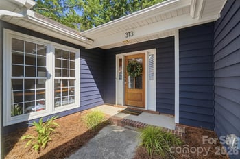 313 Longbridge Dr, Matthews, NC 28105