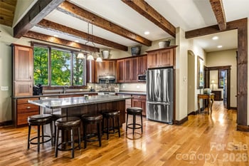 136 Merrills Ridge Rd, Asheville, NC 28803