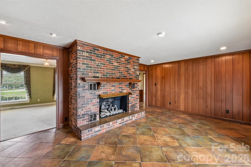 404 Greenbriar Rd, Statesville, NC 28625
