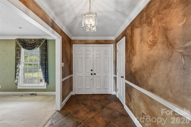 404 Greenbriar Rd, Statesville, NC 28625