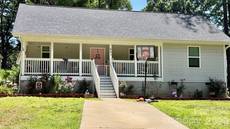 641 Johns Ln, Gastonia, NC 28052
