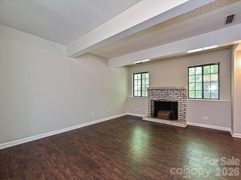 9111 Sharonbrook Dr, Charlotte, NC 28210