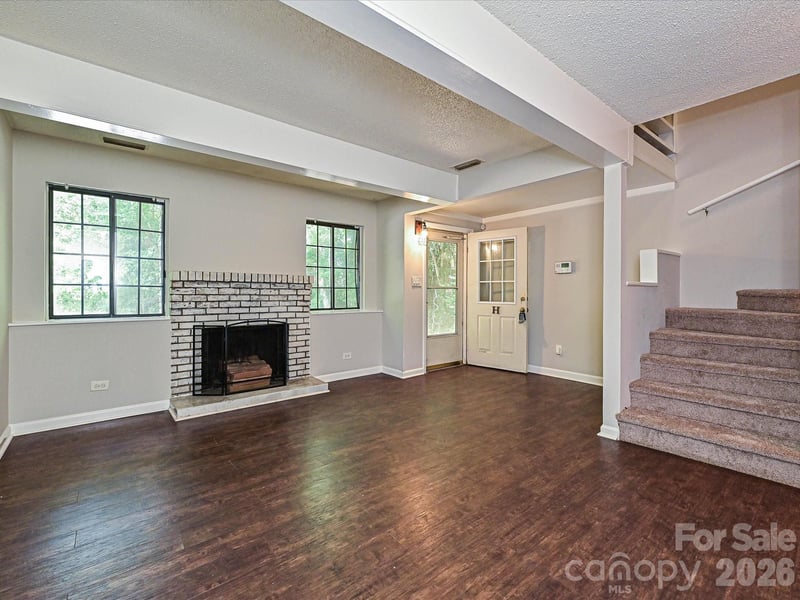 9111 Sharonbrook Dr, Charlotte, NC 28210