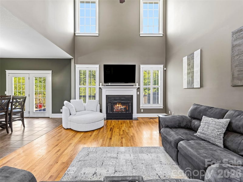 8 Old Farm House Rd, Weaverville, NC 28787