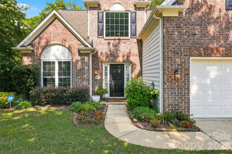 8600 Fieldcroft Dr, Charlotte, NC 28277