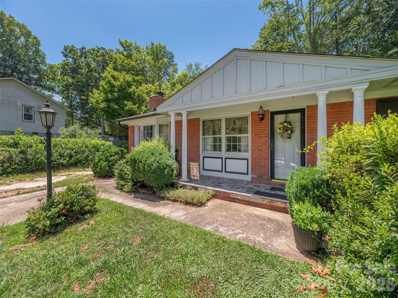 25 Laurel Park Dr, Arden, NC 28704