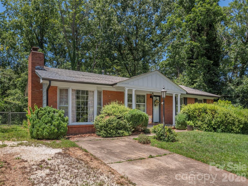 25 Laurel Park Dr, Arden, NC 28704