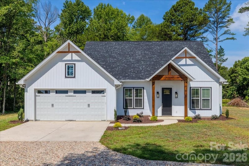 725 Potter Rd, Lancaster, SC 29720