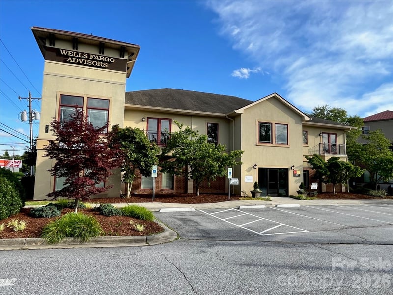 421 Church St, Hendersonville, NC 28792