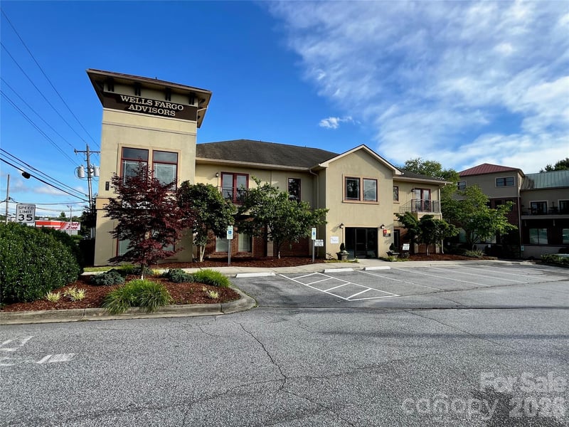 421 Church St, Hendersonville, NC 28792