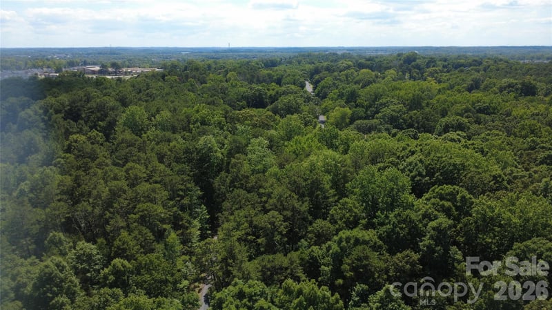 8680 Hills Dell Dr, Concord, NC 28027