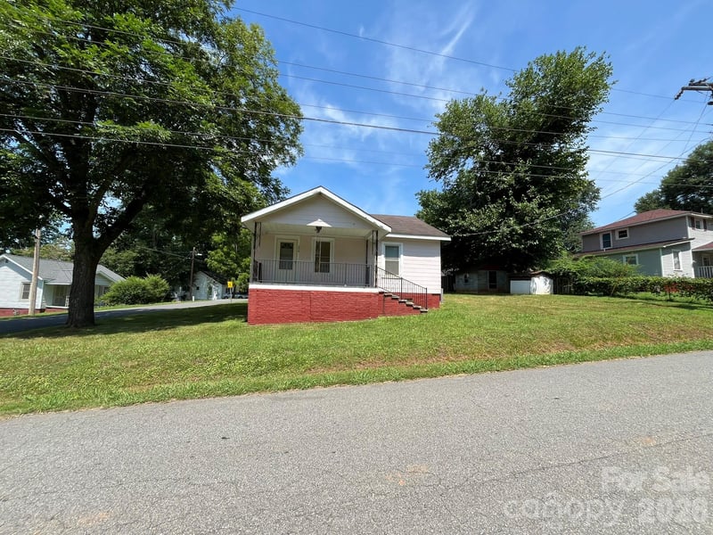 208 Bell St, Mount Holly, NC 28120