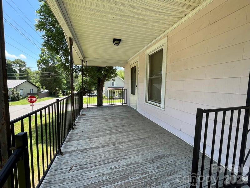 208 Bell St, Mount Holly, NC 28120