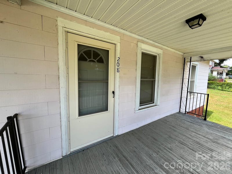 208 Bell St, Mount Holly, NC 28120