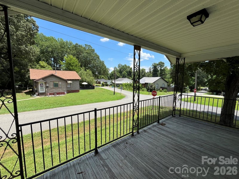 208 Bell St, Mount Holly, NC 28120
