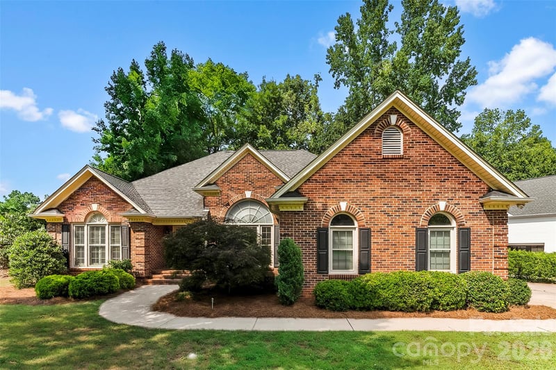 1032 Dan Maples Dr, Cramerton, NC 28032