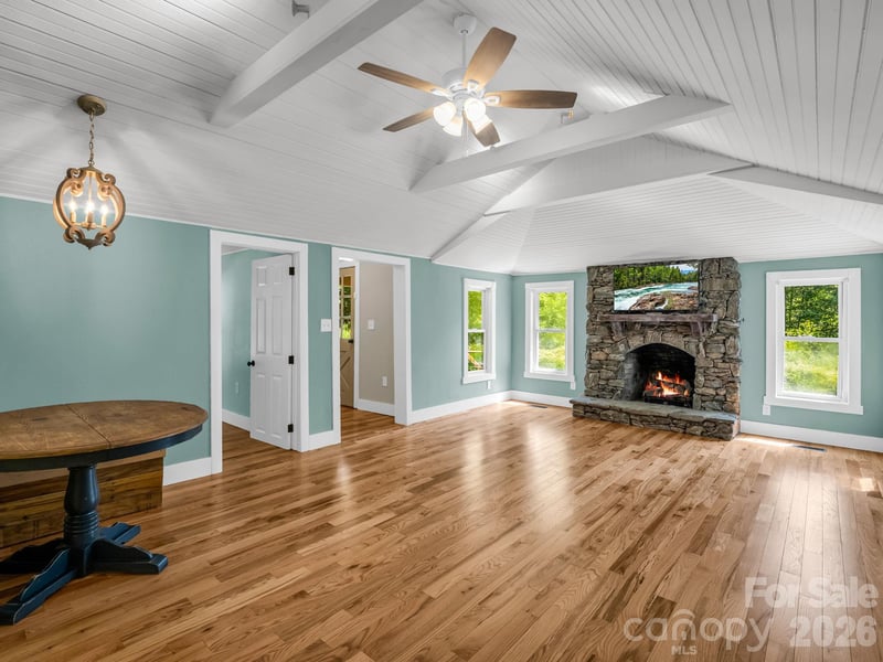 216 Aiken Rd, Rosman, NC 28772