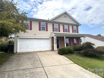 1968 8th Street Ln, Hickory, NC 28602