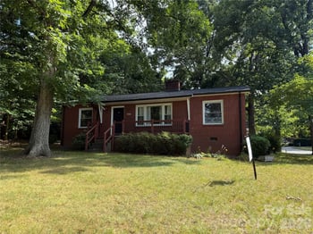 706 12th Ave, Hickory, NC 28601