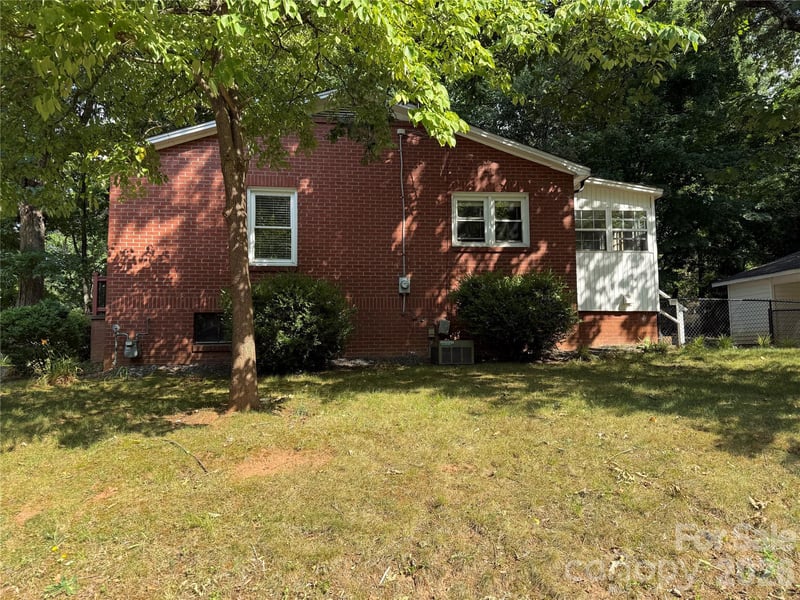 706 12th Ave, Hickory, NC 28601