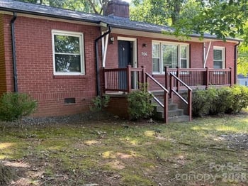 706 12th Ave, Hickory, NC 28601