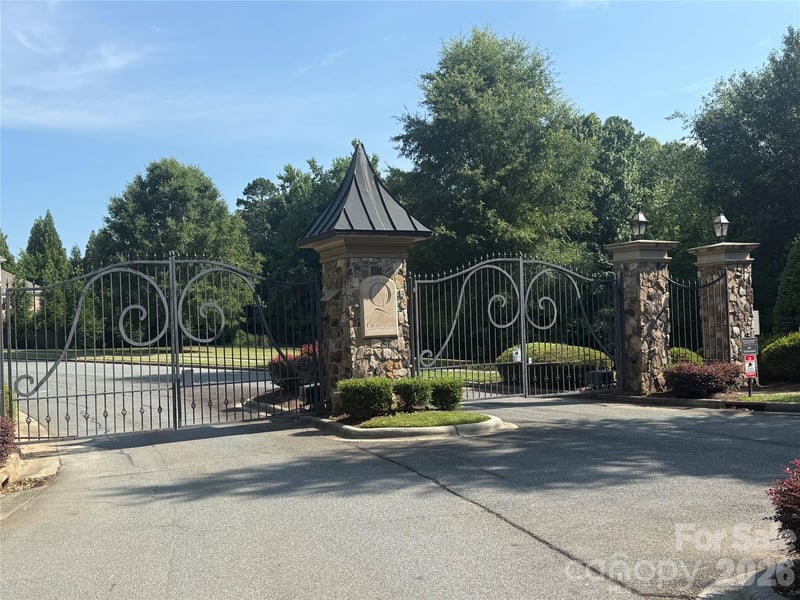 3003 Ocaso Ct, Matthews, NC 28104