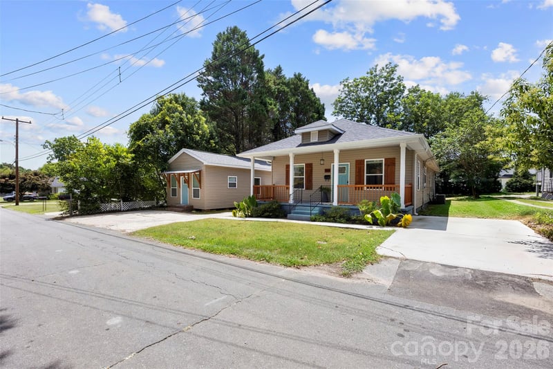 904 Laye St, Belmont, NC 28012