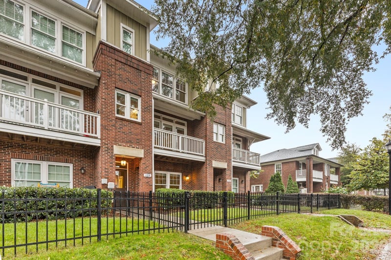 129 Grandin Rd, Charlotte, NC 28208