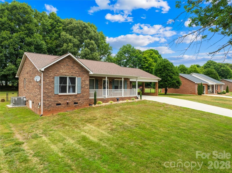 156 Doe Trail Ln, Statesville, NC 28625