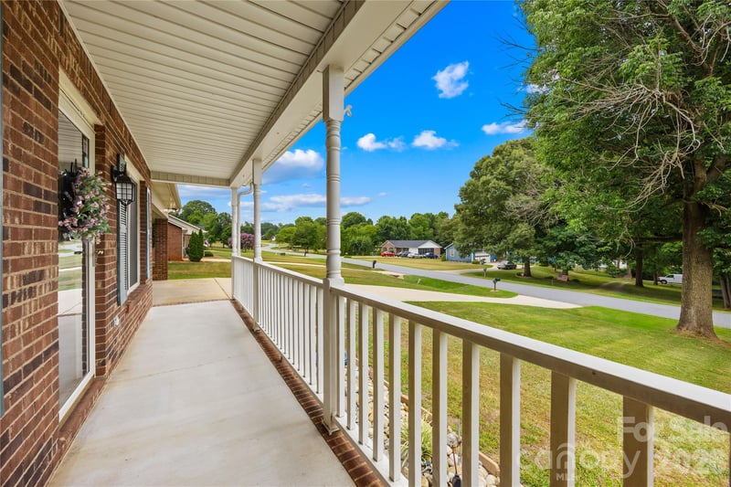 156 Doe Trail Ln, Statesville, NC 28625