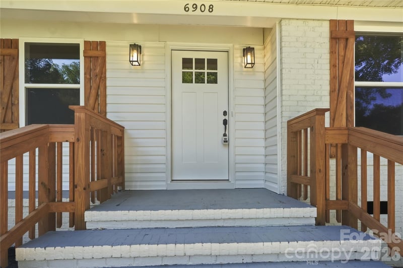 6908 Ludwig Dr, Charlotte, NC 28215