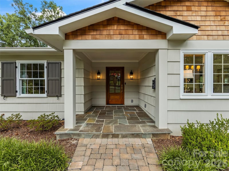 30 White Oak Rd, Asheville, NC 28803