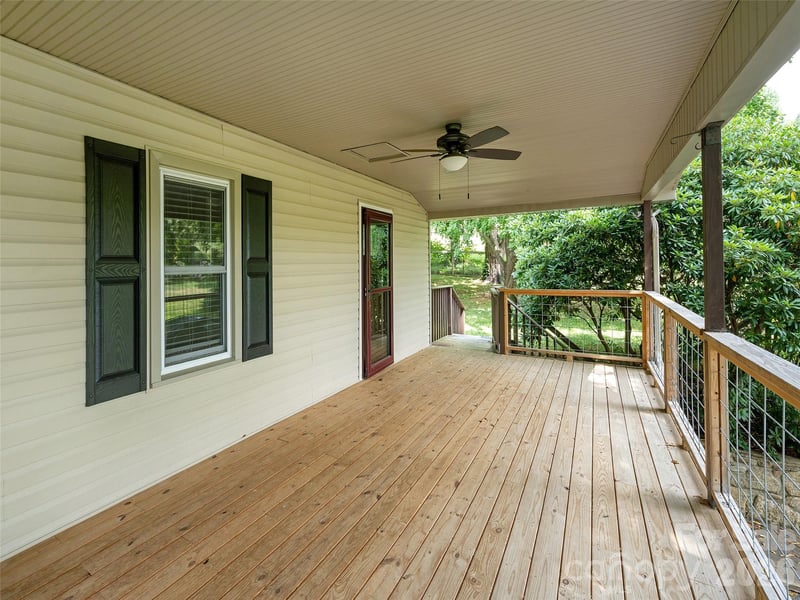 340 Mauney Cv, Waynesville, NC 28786