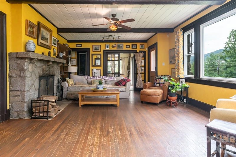 25 Mineral Springs Rd, Asheville, NC 28805
