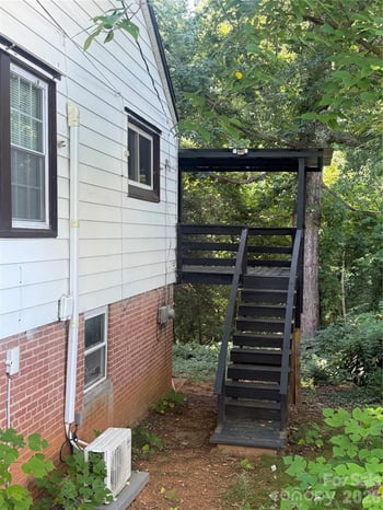 112 10th Ave, Hickory, NC 28602