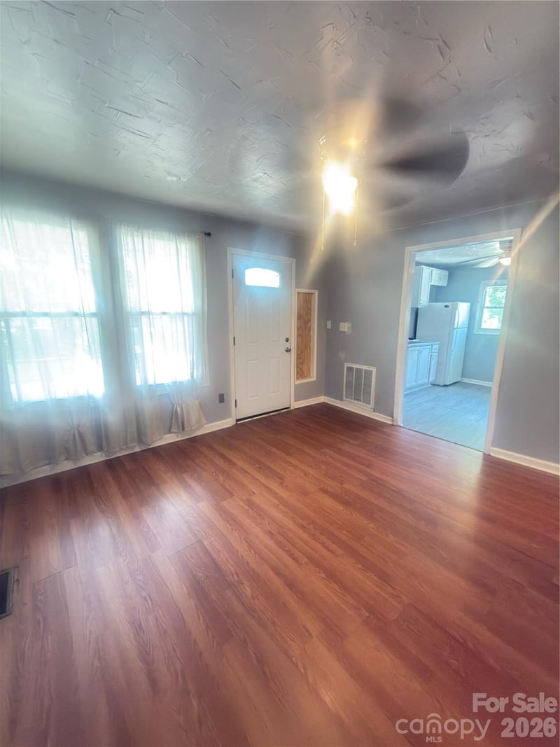 618 Center St, Hickory, NC 28602