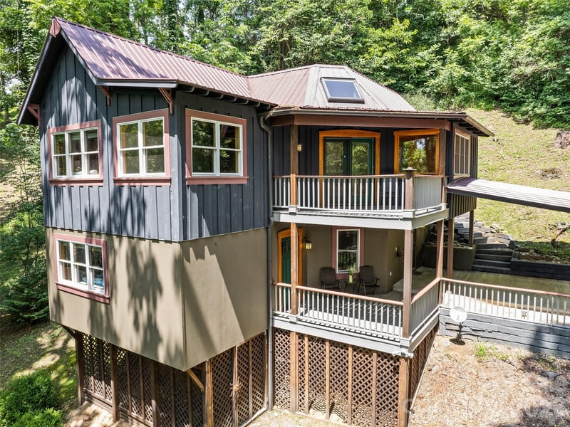 145 Hiaway Trl, Clyde, NC 28721