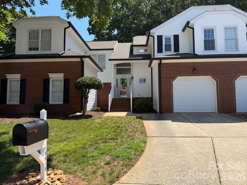 8618 Fox Chase Ln, Charlotte, NC 28269