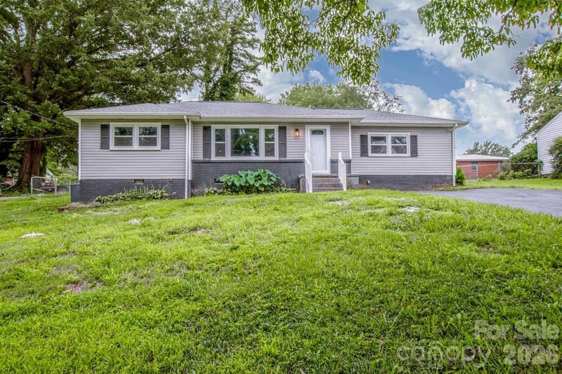 1317 Meadowbrook Cir, Salisbury, NC 28144