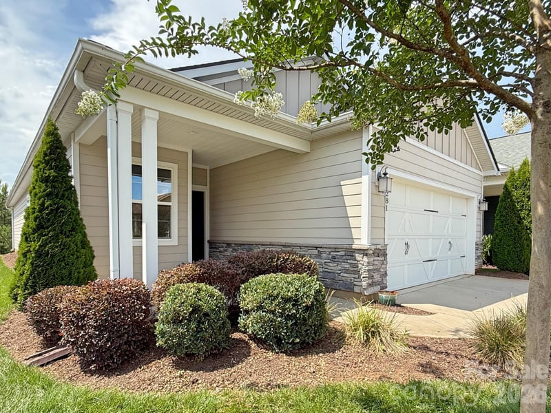6281 Raven Rock Dr, Denver, NC 28037