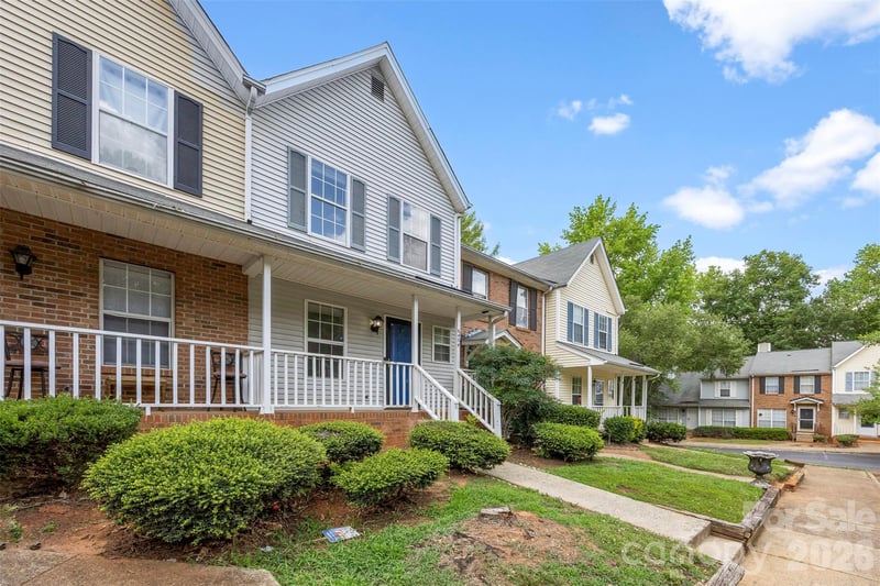 6404 Windsor Gate Ln, Charlotte, NC 28215