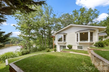 211 Rhododendron Ave, Black Mountain, NC 28711