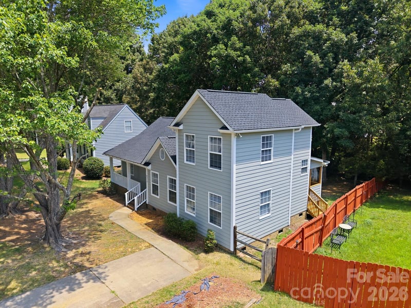 8313 Houndstooth Dr, Charlotte, NC 28227