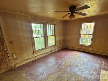 2806 Royal Ave, Kannapolis, NC 28083