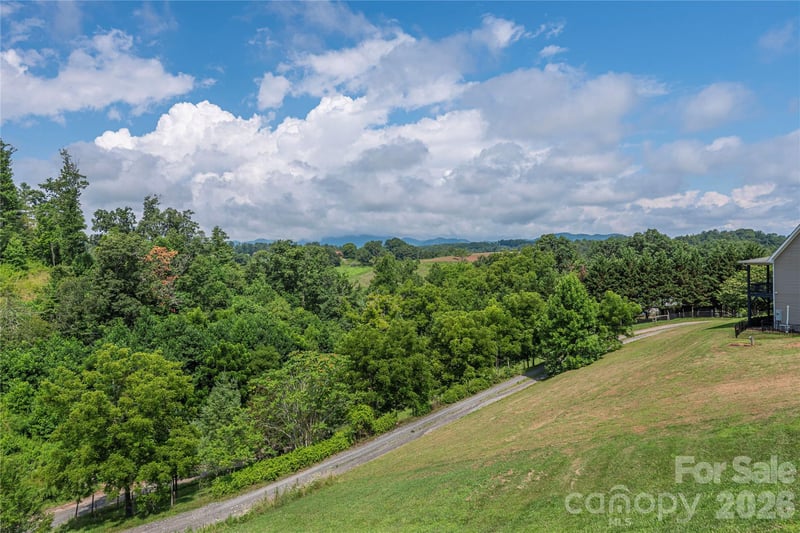34 Joy Hughes Ln, Leicester, NC 28748