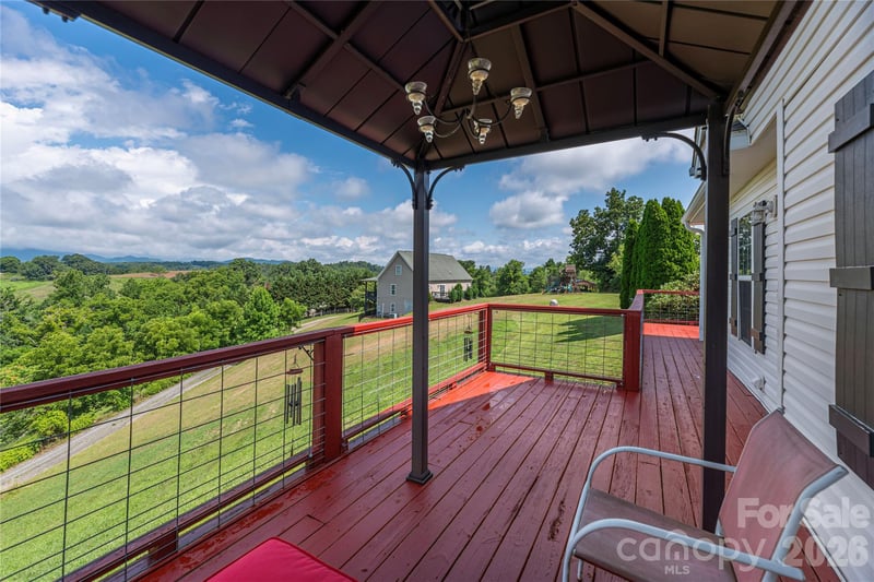 34 Joy Hughes Ln, Leicester, NC 28748