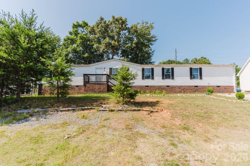 308 Forest Hollow Dr, Statesville, NC 28677