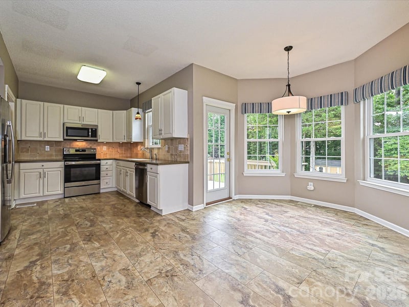 110 Glynwater Dr, Mooresville, NC 28117